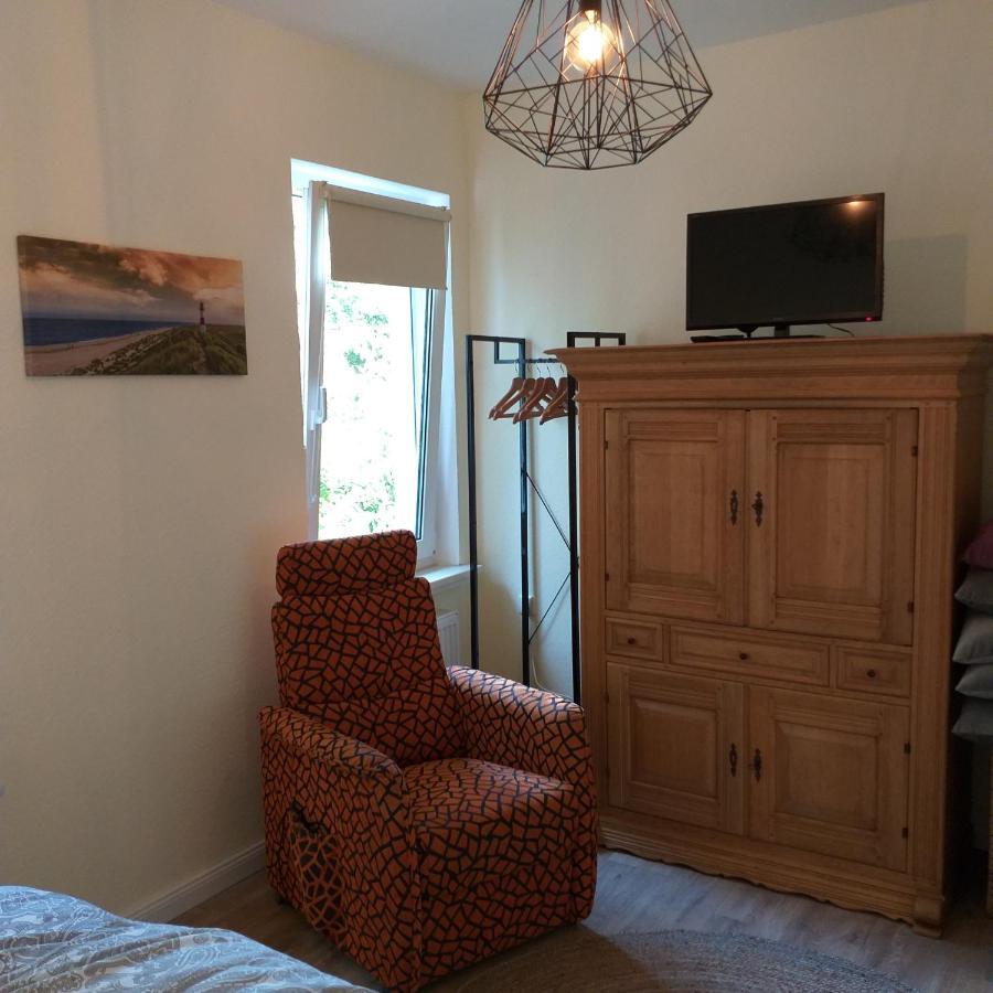Friesenauster - Grosse Ferienwohnung Fuer Bis Zu 6 Personen 제베 외부 사진